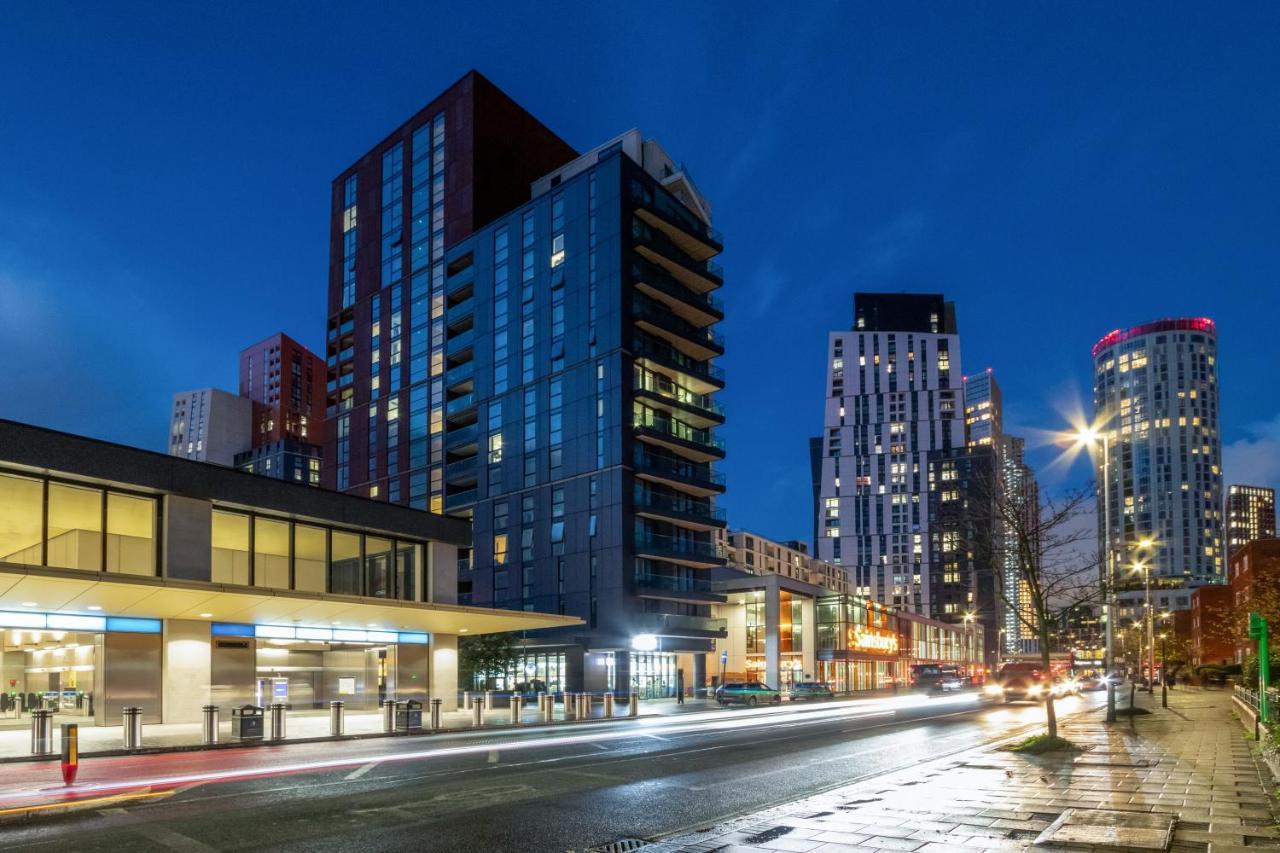 2 Bed 2 Bath Next To Nine Elms Station - Zone 1 *